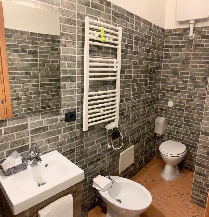 Affittacamere Virginia'S Rooms Genua Exteriör bild