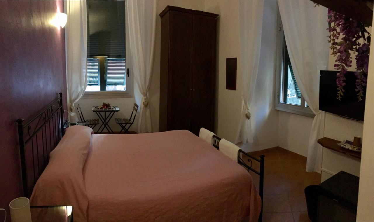 Affittacamere Virginia'S Rooms Genua Exteriör bild
